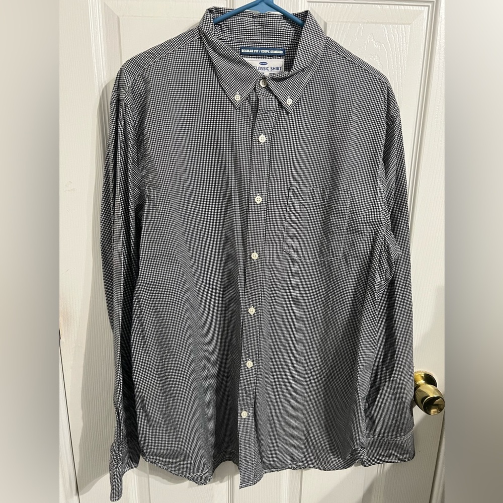 Gently Used Men’s Button Down Long Sleeve Shirt